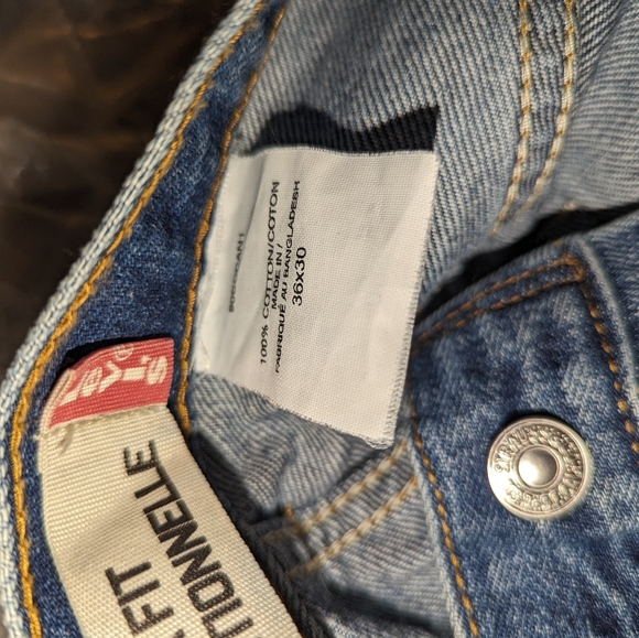 Levi relax fit 36x30 - Picture 4 of 4